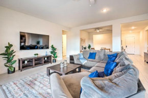 Modern Glendale Getaway about 3 Mi To Stadium!